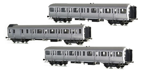 LS Models 42173 - 3pc Passenger Coach Set C11 + C11 + C7D of the SNCB